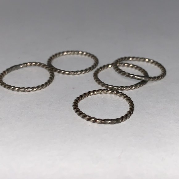 Sterling Silver Twisty Ring, Size 3 - Picture 4 of 9